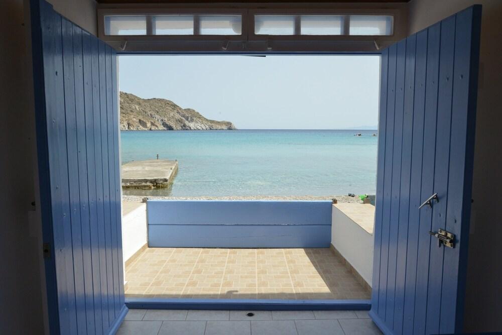 Erginas Boat House Apartment Plaka  Екстериор снимка