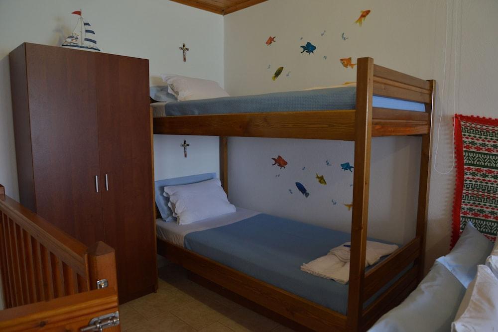 Erginas Boat House Apartment Plaka  Екстериор снимка