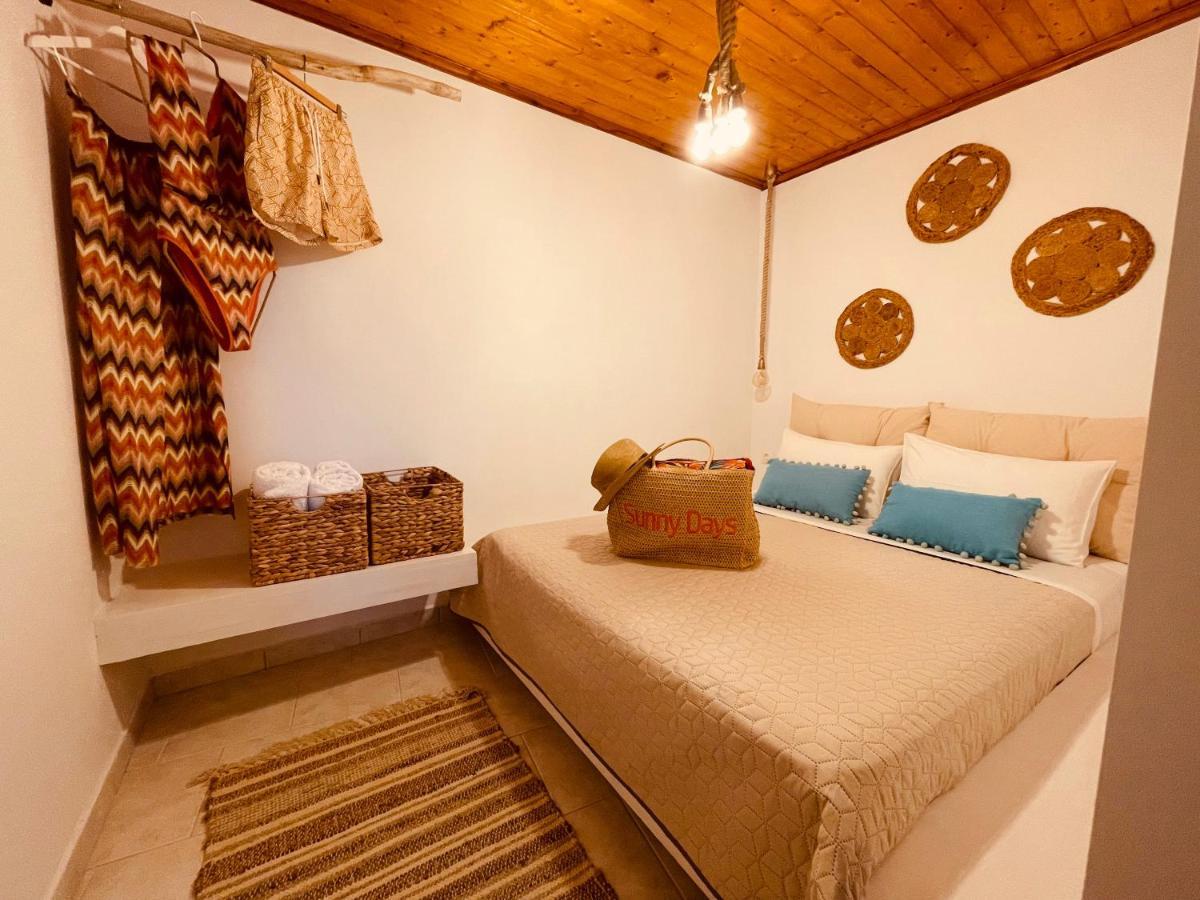 Erginas Boat House Apartment Plaka  Екстериор снимка