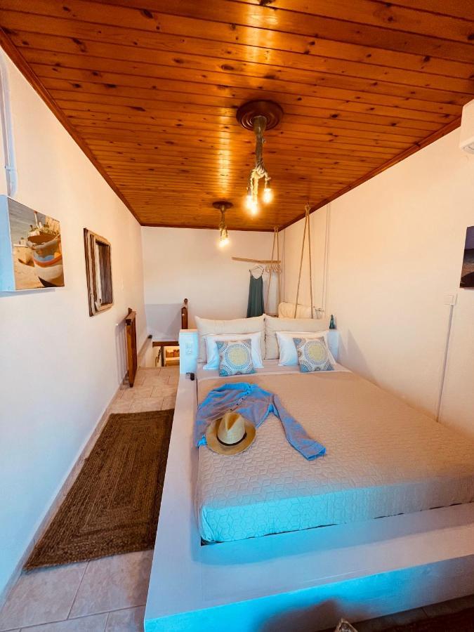 Erginas Boat House Apartment Plaka  Екстериор снимка